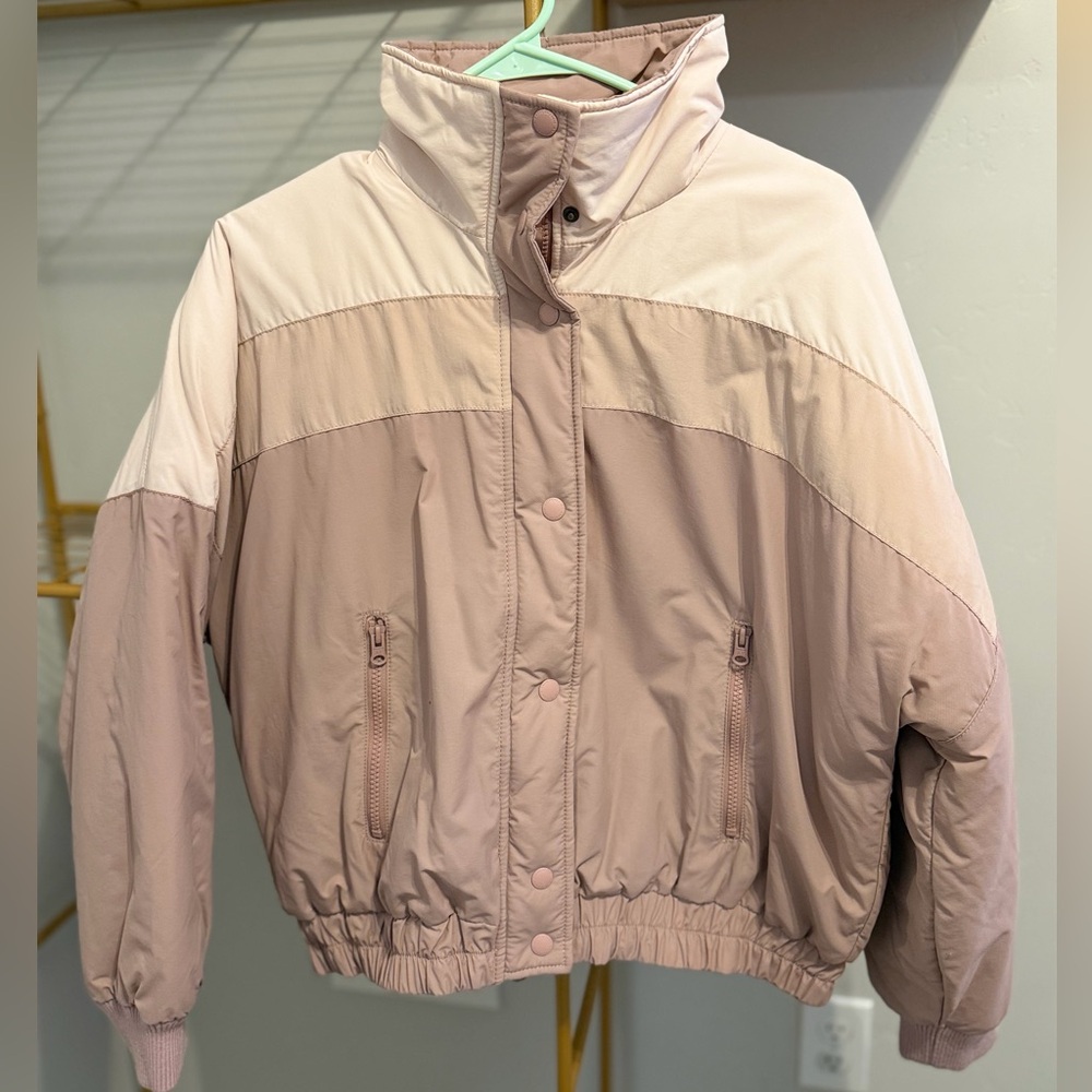 Cute vintage looking coat perfect for winter